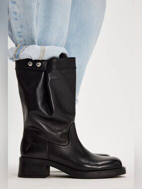 Pavement Thera Slouch Boots